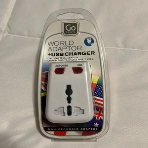 NWT World Adaptor + USB Charger